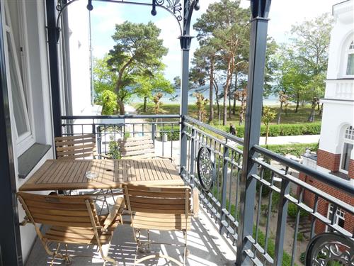 Holiday Home/Apartment - 5 persons -  - Strandpromenade - 18609 - Binz