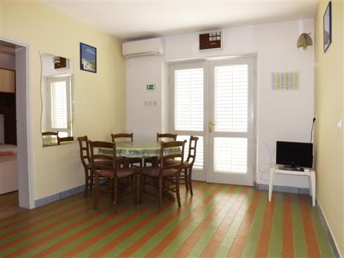 Holiday Home/Apartment - 5 persons -  - Prižba - 20271 - Prižba