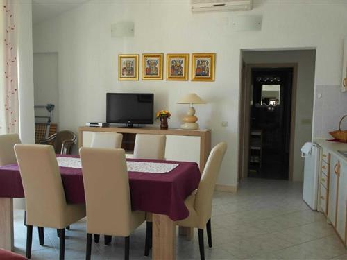 Holiday apartment - 4 persons -  - 21420 - Bol
