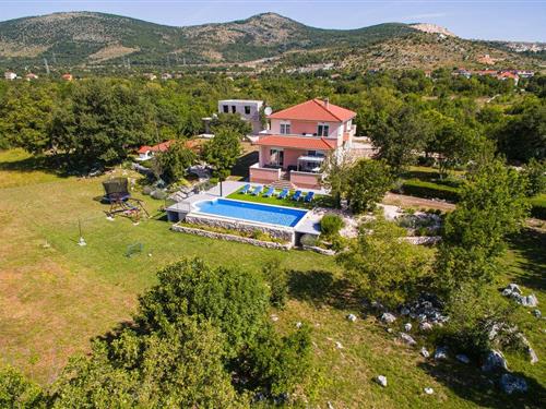 Holiday home - 11 persons -  - Sv.Jeronima bb - Split-Dugopolje - 21204 - Dugopolje