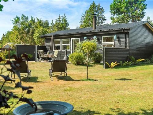 Holiday Home/Apartment - 4 persons -  - Tårnurtvej - Marielyst - 4873 - Væggerløse