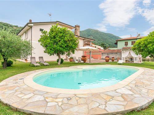 Holiday Home/Apartment - 12 persons -  - Via Sandro Pertini - Camaiore - 55041 - Camaiore (Lu)