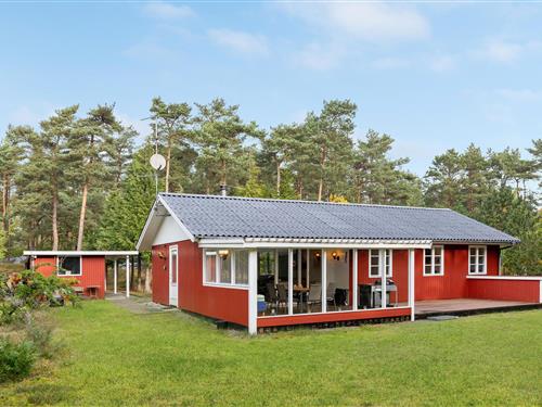 Sommerhus - 5 personer -  - Fyrreskoven - Østre Sømark - 3720 - Åkirkeby