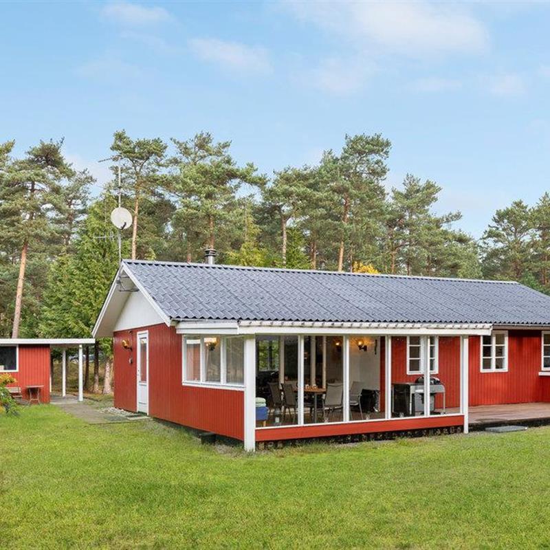 Sommerhus - 5 personer -  - Fyrreskoven - Østre Sømark - 3720 - Åkirkeby