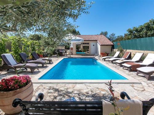 Holiday apartment - 8 persons -  - Valdebecki put - 52100 - Pula