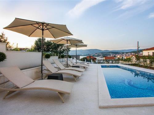 Sommerhus - 8 personer -  - 4. ozujka - Trogir-Okrug Gornji - 21223 - Okrug Gornji