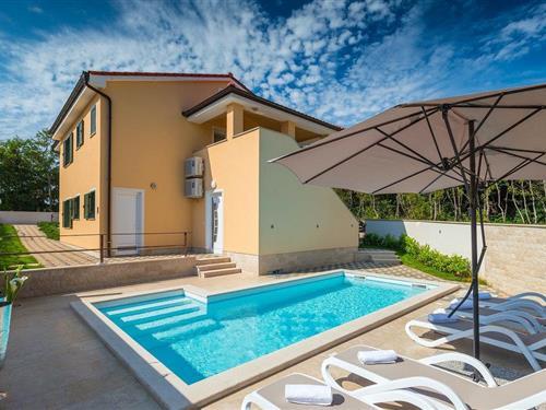 Holiday home - 10 persons -  - Kastanjez - Banjole - 52100 - Pula