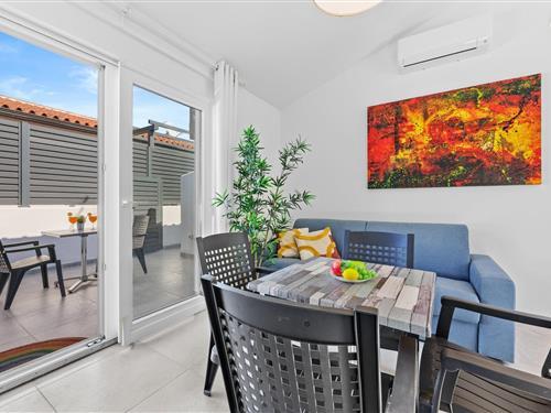 Holiday apartment - 4 persons -  - 52215 - Peroj