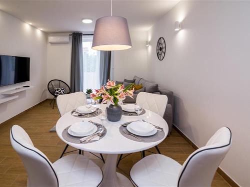 Holiday apartment - 4 persons -  - Ulica kraljice Jelene - 23211 - Pakoštane