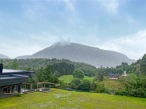 Feriehus - 9 personer -  - Lifjordvegen - Hyllestad/Lifjorden - 6957 - Hyllestad