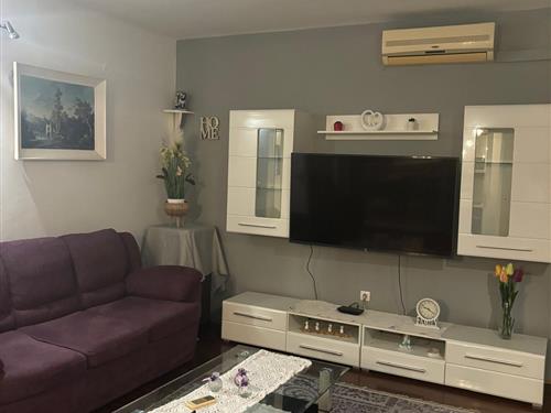 Holiday Home/Apartment - 6 persons -  - Jelsa - 21465 - Jelsa