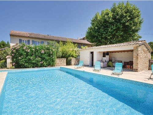 Holiday home - 15 persons -  - route de la Lusignane - 84860 - Caderousse