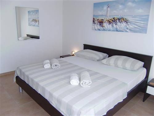 Holiday Home/Apartment - 4 persons -  - Vantacici - 51511 - Vantacici