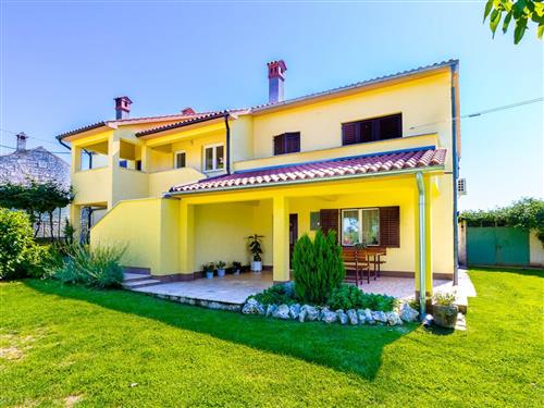 Holiday home - 7 persons -  - Pula/Manjadvorci - 0