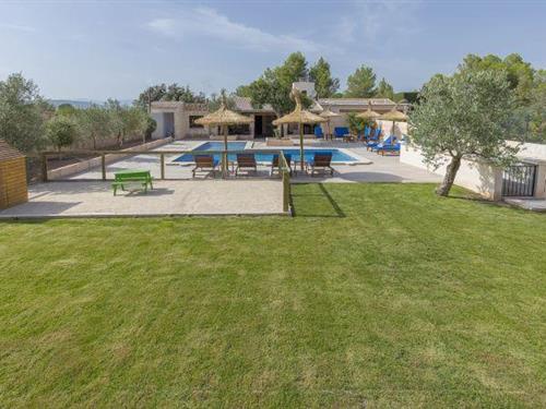 Holiday home - 8 persons -  - 07210 - Algaida