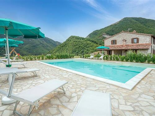 Sommerhus - 16 personer -  - Ca'Rossara - Apecchio - 61042 - Apecchio (Pu)