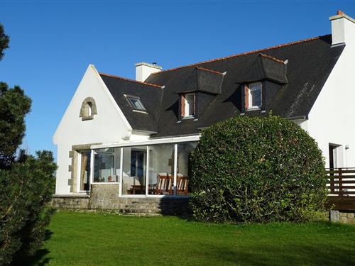 Holiday home - 6 persons -  - 22660 - Trélévern