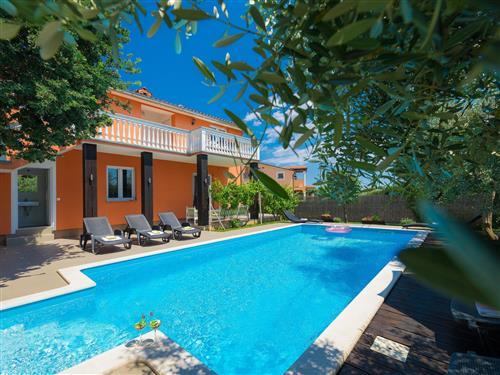 Holiday home - 14 persons -  - Pula - 52100