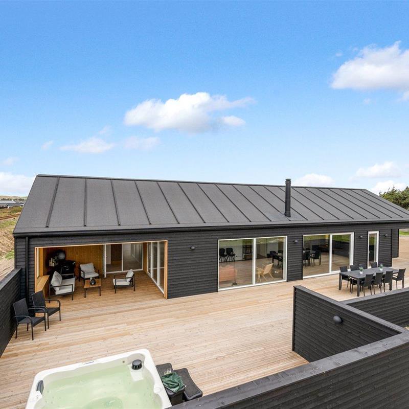 Sommerhus - 12 personer -  - Strandvejen 140 D - Vejlby Klit - 7673 - Harboøre