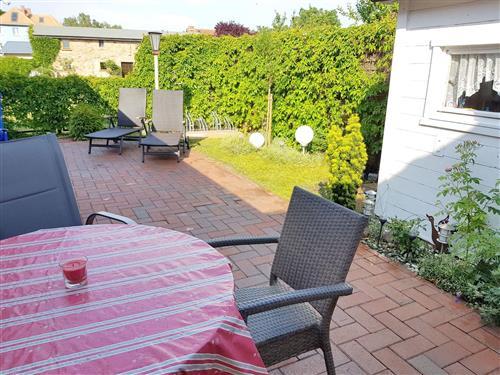 Feriehus / leilighet - 2 personer -  - Wiesengrund 4, Hausanteil mit Garten und Liegen - 17449 - Karlshagen