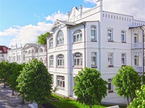 Holiday Home/Apartment - 7 persons -  - Strandpromenade - 18609 - Binz