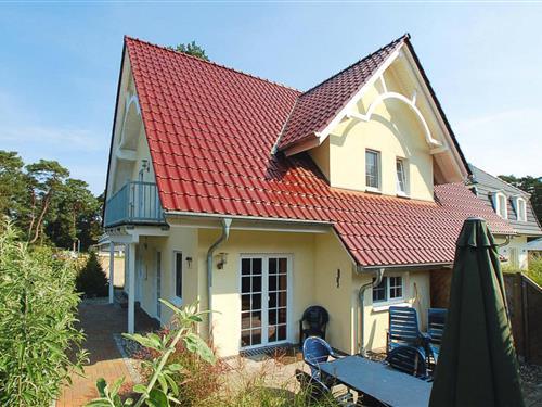 Holiday Home/Apartment - 8 persons -  - 17449 - Trassenheide