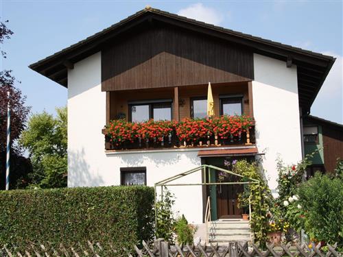 Ferienwohnung - 5 Personen -  - Petzenhofener Straße - 82269 - Walleshausen