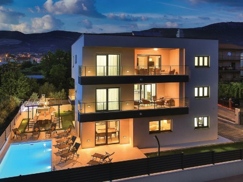 Feriehus - 16 personer -  - Gaje Radunica - Trogir-Kastel Novi - 21217 - Kastel Novi