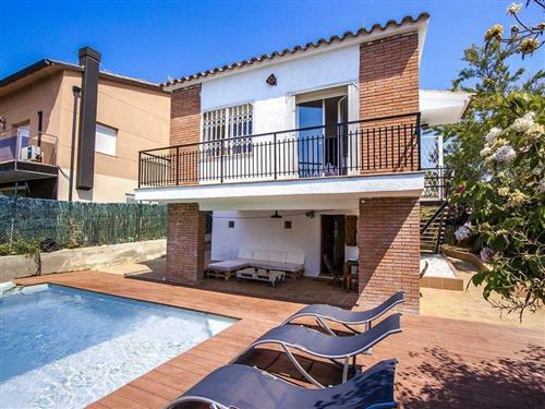 Holiday home - 12 persons -  - Nonell - 08397 - Pineda De Mar