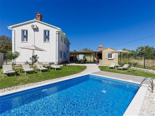 Holiday home - 11 persons -  - Labin - 52220