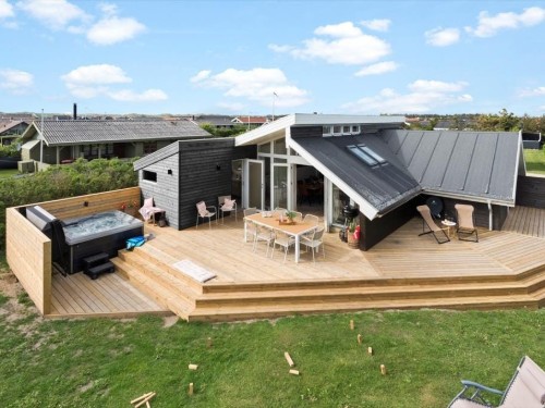 Sommerhus - 8 personer -  - Neerlandiavej - Vejlby Klit - 7673 - Harboøre