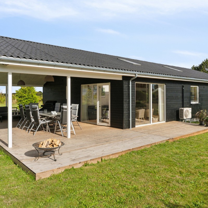 Sommerhus - 10 personer -  - Mosedalen - 4793 - Bogø