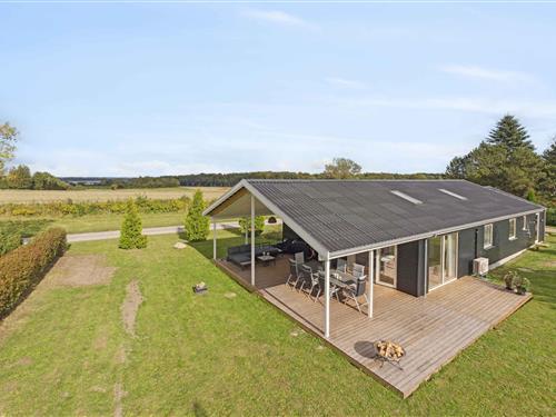 Sommerhus - 10 personer -  - Mosedalen - 4793 - Bogø