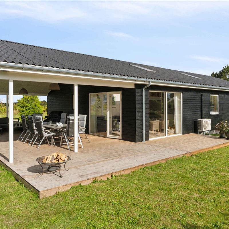 Sommerhus - 10 personer -  - Mosedalen - 4793 - Bogø