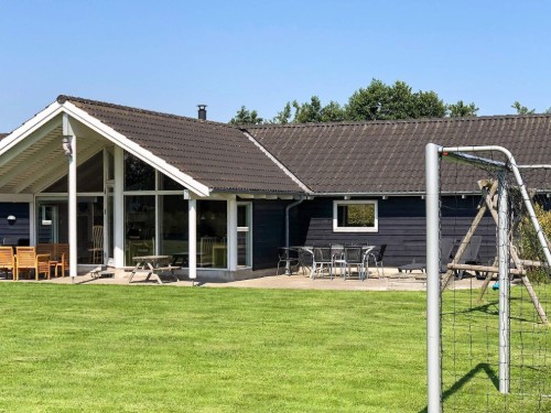 Holiday home - 12 persons -  - Blommestien - Marielyst - 4872 - Idestrup