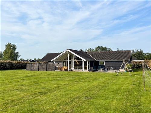 Sommerhus - 12 personer -  - Blommestien - Marielyst - 4872 - Idestrup