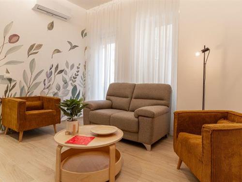 Holiday Home/Apartment - 4 persons -  - 96100 - Syracuse