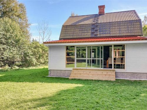 Holiday home - 8 persons -  - Husebyvägen - Vislanda/Alvesta - 34251 - Vislanda