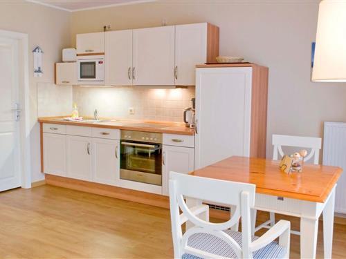 Holiday Home/Apartment - 2 persons -  - Hafenstraße - 18225 - Ostseebad Kühlungsborn