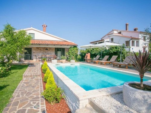 Villa - 6 persons -  - 52465 - Tar