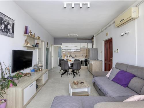 Holiday Home/Apartment - 4 persons -  - Jezera - 22242 - Jezera