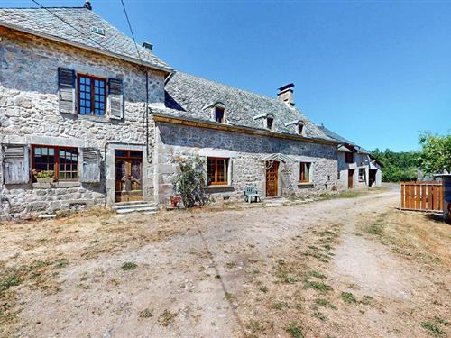 Holiday home - 4 persons -  - La Fourcherie - 19110 - Sarroux - Saint Julien
