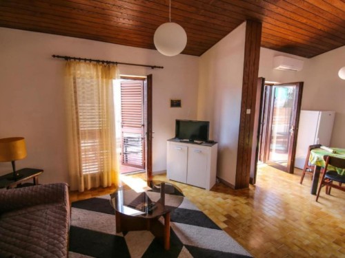 Ferieleilighet - 4 personer -  - 21223 - Okrug Gornji