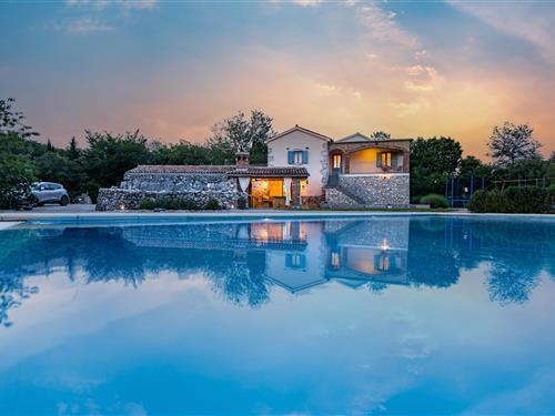 Sommerhus - 10 personer -  - Garica - 51500 - Garica