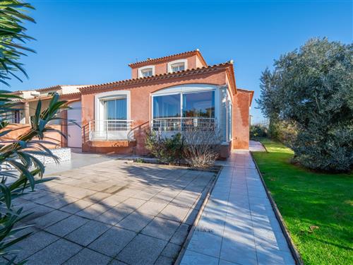 Holiday home - 8 persons -  - Narbonne-Plage - 11100