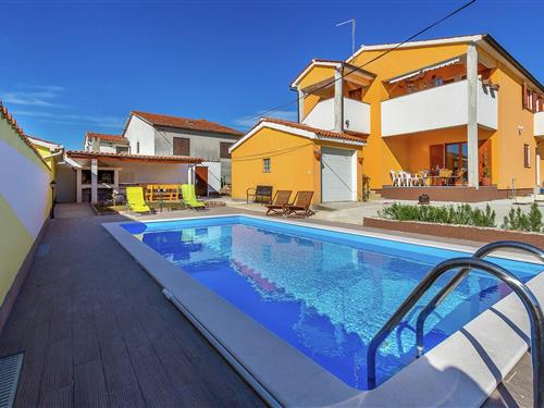 Feriehus - 12 personer -  - 52216 - Galižana