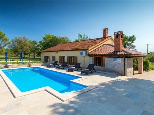 Holiday home - 8 persons -  - Dobrani - Barban - 52100 - Pula