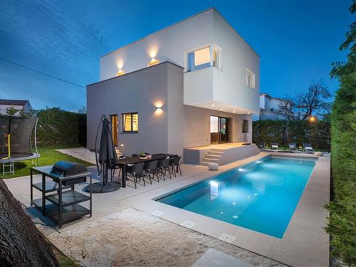 Holiday home - 8 persons -  - Paduljski Put - 52100 - Pula