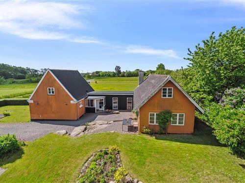 Holiday home - 8 persons -  - Kærgårdsvej - 3720 - Åkirkeby