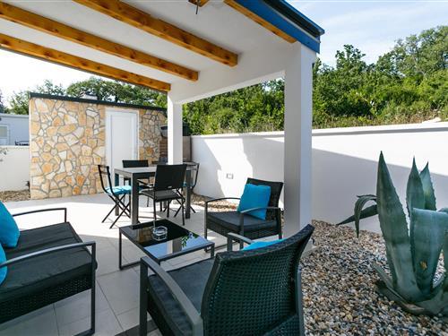 Holiday Home/Apartment - 2 persons -  - Vantacici - 51511 - Vantacici